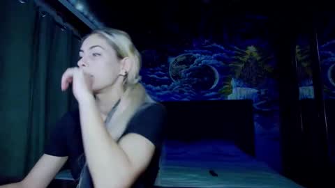 Snapshot of blonde4pasion chatting on 09.10.25 blonde4pasion online show from 09.10.25