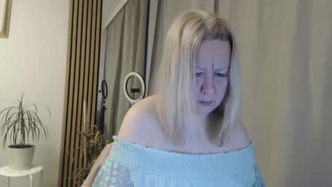 Snapshot of blonde_angel20 chatting on 02.06.26 Nicole online show from 02.06.26
