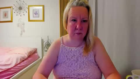Snapshot of blonde_angel20 chatting on 03.09.26 Nicole online show from 03.09.26
