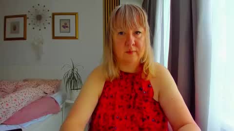 Snapshot of blonde_angel20 chatting on 04.29.26 Nicole online show from 04.29.26