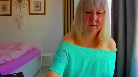 Snapshot of blonde_angel20 chatting on 05.02.26 Nicole online show from 05.02.26