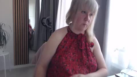Snapshot of blonde_angel20 chatting on 05.23.26 Nicole online show from 05.23.26