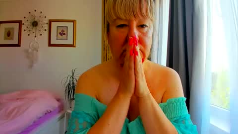 Snapshot of blonde_angel20 chatting on 05.30.26 Nicole online show from 05.30.26
