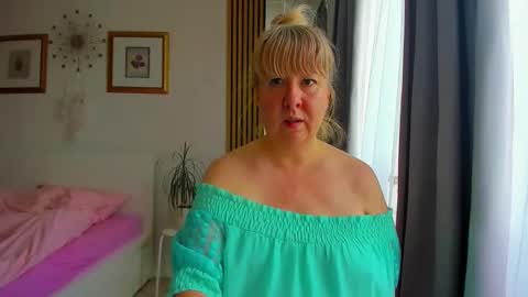 Snapshot of blonde_angel20 chatting on 05.30.26 Nicole online show from 05.30.26