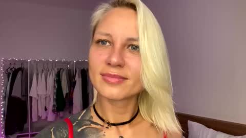 Snapshot of blonde_fuck_couple chatting on 03.22.26 blonde_fuck_couple online show from 03.22.26