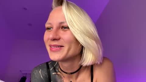 Snapshot of blonde_fuck_couple chatting on 05.28.26 blonde_fuck_couple online show from 05.28.26