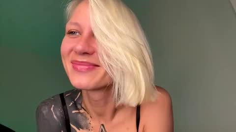 Snapshot of blonde_fuck_couple chatting on 05.31.26 blonde_fuck_couple online show from 05.31.26
