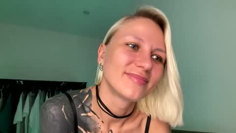 Snapshot of blonde_fuck_couple chatting on 06.20.26 blonde_fuck_couple online show from 06.20.26