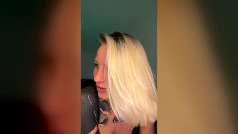 Snapshot of blonde_fuck_couple chatting on 06.30.26 blonde_fuck_couple online show from 06.30.26