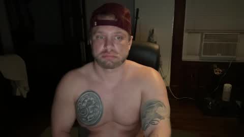 Snapshot of blondebluebear chatting on 01.21.25 blondebluebear online show from 01.21.25