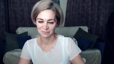 Snapshot of blondemommy_77 chatting on 12.08.24 Lola online show from 12.08.24