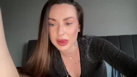 Snapshot of blondeqloveah chatting on 01.12.25 BlondeqloveAh online show from 01.12.25