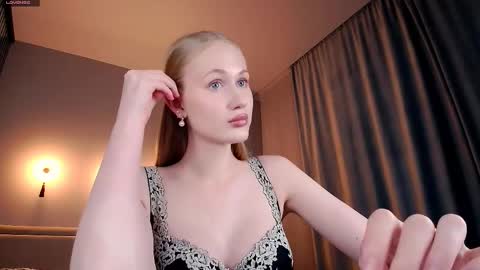 Mia online show from 04.03.26