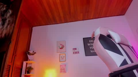 Snapshot of blondy_blows69 chatting on 09.26.25 Isis online show from 09.26.25