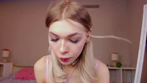 Snapshot of blondy_fina chatting on 05.06.26 blondy_fina online show from 05.06.26