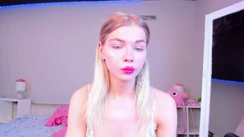 Snapshot of blondy_fina chatting on 06.08.26 blondy_fina online show from 06.08.26