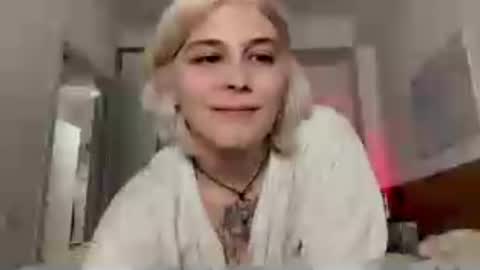Ella online show from 07.12.26