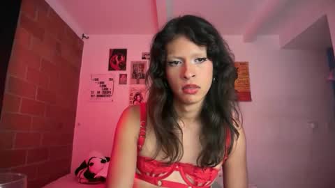 Bella Bloom ts online show from 11.17.25