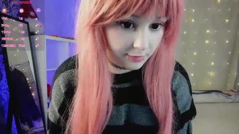 Snapshot of blossomanna chatting on 07.17.26 Hey HELP ME TO RICH 100 THUMBS UP online show from 07.17.26