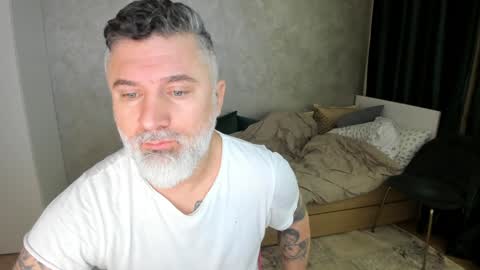 Snapshot of blowmyxxl chatting on 02.05.25 Nico online show from 02.05.25