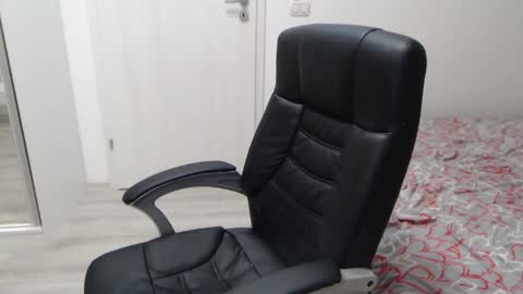 Snapshot of blue_eyes96 chatting on 02.21.25 Juliet online show from 02.21.25