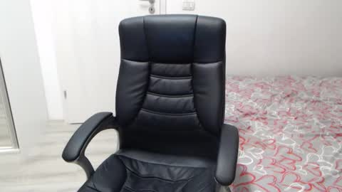 Snapshot of blue_eyes96 chatting on 02.22.25 Juliet online show from 02.22.25