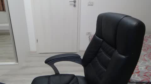 Snapshot of blue_eyes96 chatting on 02.26.25 Juliet online show from 02.26.25