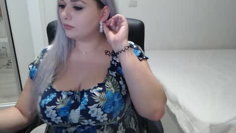 Snapshot of blue_eyes96 chatting on 10.24.25 Juliet online show from 10.24.25