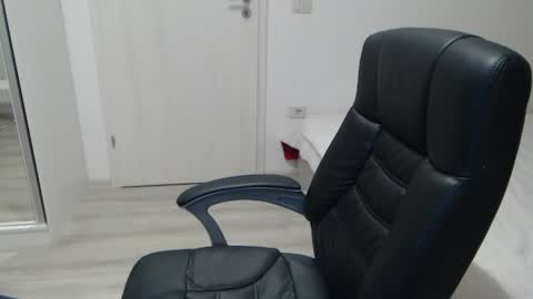 Snapshot of blue_eyes96 chatting on 02.10.26 Juliet online show from 02.10.26