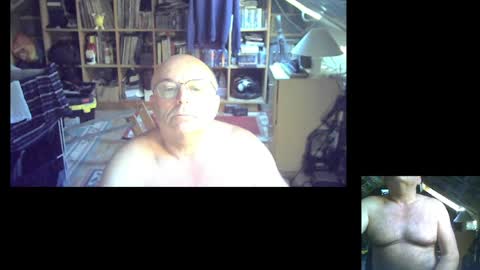 Snapshot of bluebox65 chatting on 06.19.26 bluebox65 online show from 06.19.26