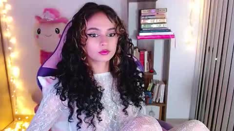 Im Abril .. Nice to meet you  thumb up me please its important  INDEPENDENT MODEL online show from 02.18.26