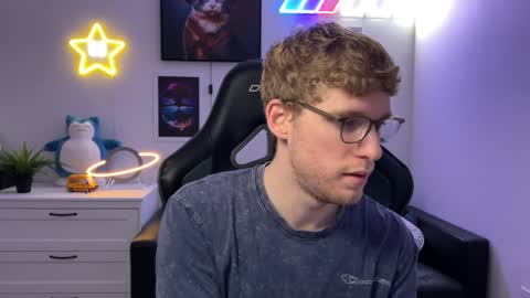 Snapshot of blueeyedtallguy chatting on 12.04.24 blueeyedtallguy online show from 12.04.24