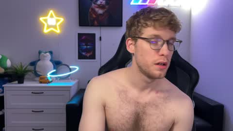 Snapshot of blueeyedtallguy chatting on 12.04.24 blueeyedtallguy online show from 12.04.24