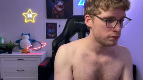 Snapshot of blueeyedtallguy chatting on 12.07.24 blueeyedtallguy online show from 12.07.24