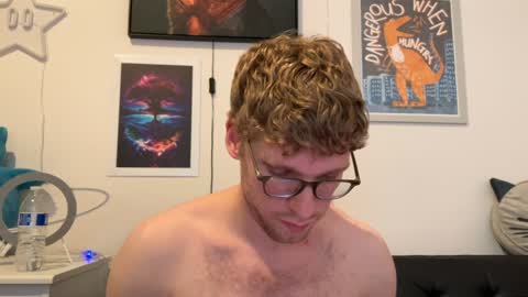 Snapshot of blueeyedtallguy chatting on 12.08.24 blueeyedtallguy online show from 12.08.24