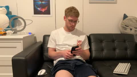 Snapshot of blueeyedtallguy chatting on 12.17.24 blueeyedtallguy online show from 12.17.24