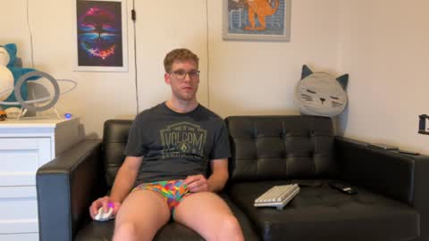 Snapshot of blueeyedtallguy chatting on 12.22.24 blueeyedtallguy online show from 12.22.24