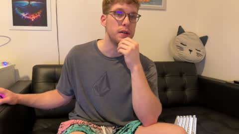 Snapshot of blueeyedtallguy chatting on 12.23.24 blueeyedtallguy online show from 12.23.24