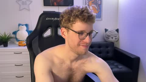 Snapshot of blueeyedtallguy chatting on 01.14.25 blueeyedtallguy online show from 01.14.25