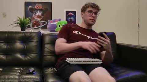 Snapshot of blueeyedtallguy chatting on 09.30.25 blueeyedtallguy online show from 09.30.25