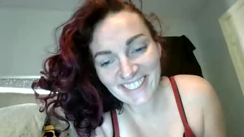 Snapshot of blueeyes1518 chatting on 01.09.25 blueeyes1518 online show from 01.09.25