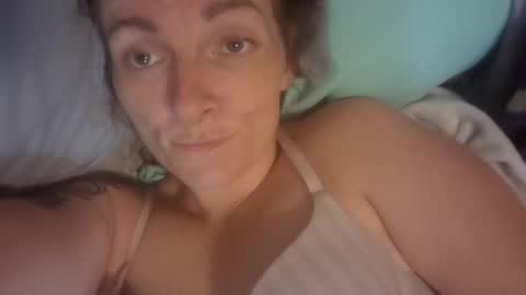 Snapshot of blueeyes1518 chatting on 10.01.25 blueeyes1518 online show from 10.01.25