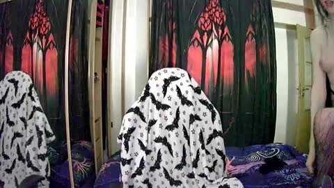 Snapshot of bluerose98 chatting on 12.20.24 Bluerose online show from 12.20.24