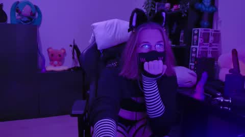 Snapshot of bluespanking chatting on 02.15.26 Blue online show from 02.15.26