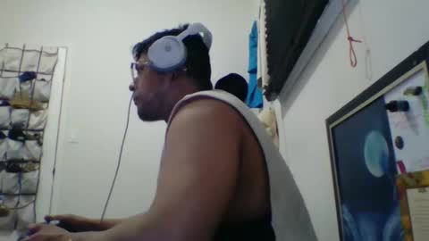 Snapshot of bluevegeta143 chatting on 02.26.26 bluevegeta143 online show from 02.26.26