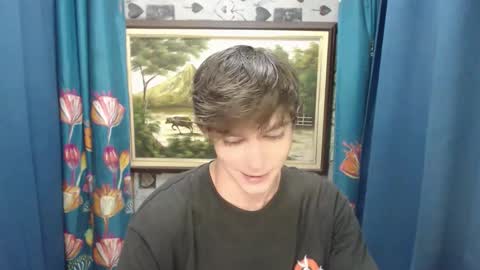 Snapshot of blueyedboyinasia chatting on 05.20.26 blueeyedboyisasia online show from 05.20.26