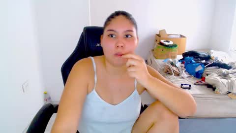  Hey guysI am BrendaWelcome my room online show from 12.03.25