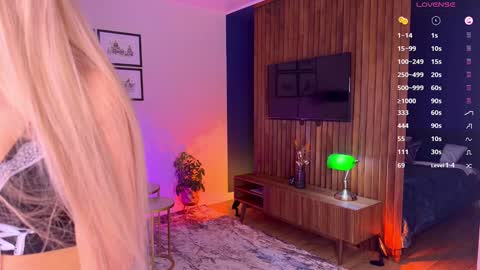 Mikki chan online show from 10.18.25