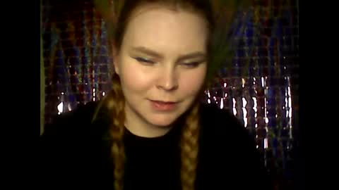 Snapshot of blushing_star chatting on 02.15.25 blushing_star online show from 02.15.25