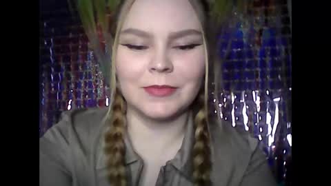 Snapshot of blushing_star chatting on 02.18.25 blushing_star online show from 02.18.25